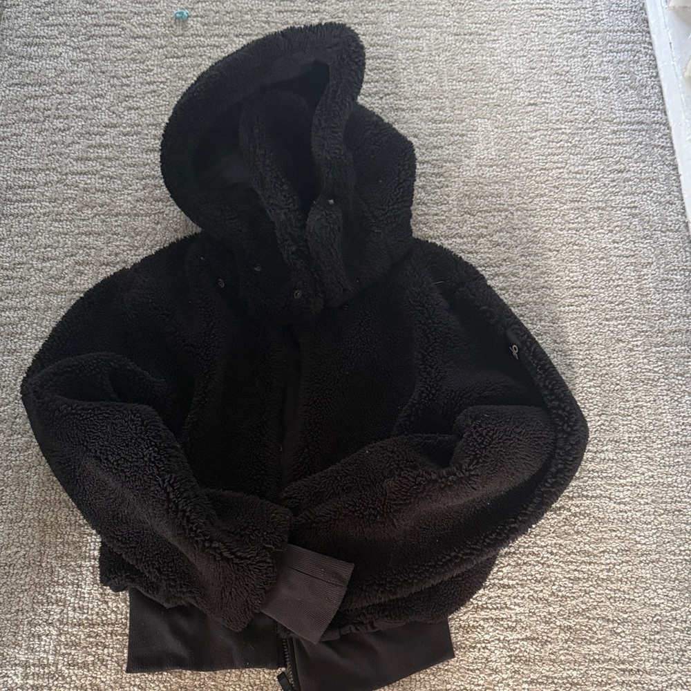 ALO Yoga foxy Black Sherpa Jacket